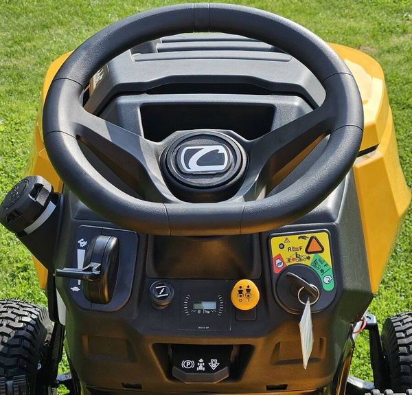 Kosiarka Traktorek ogrodowy CUB CADET XT2 QR106 + olej + dostawa gratis!