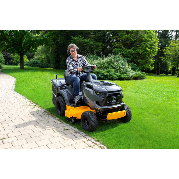Kosiarka Traktorek ogrodowy CUB CADET LT2 R92 + olej + dostawa gratis!