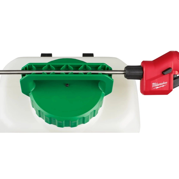 Zbiornik na środki chemiczne MILWAUKEE M18 BPFP-CST