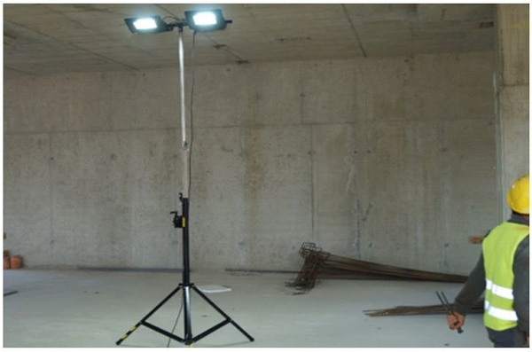 PARTNERSITE LM4x150AW maszt oświetleniowy do prac wykończeniowych 600W